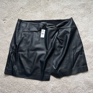 NWT express faux leather skirt XL